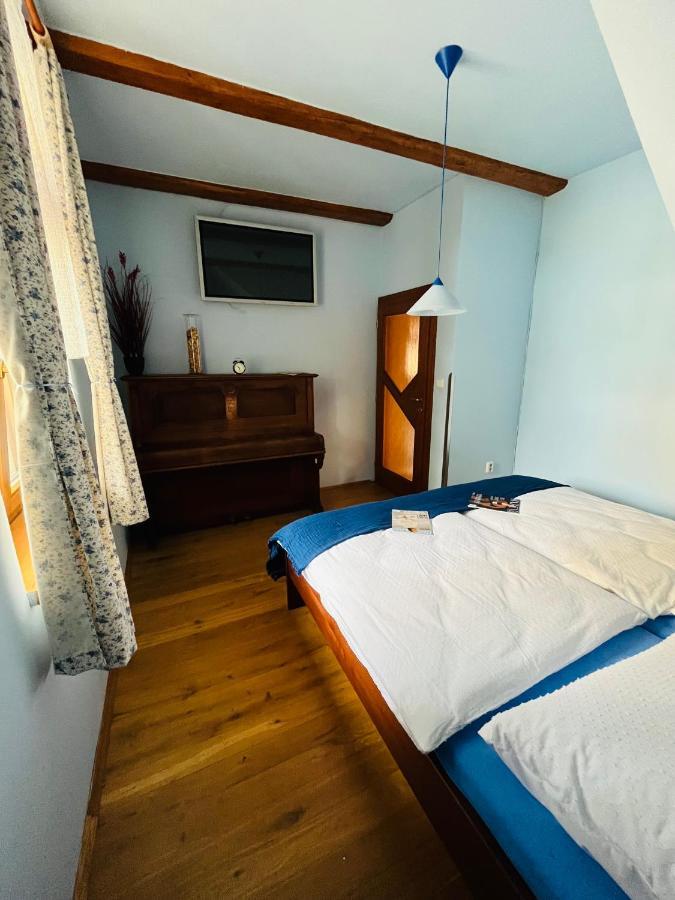 Apartman U Smrku Dvur Kralove nad Labem Exterior photo